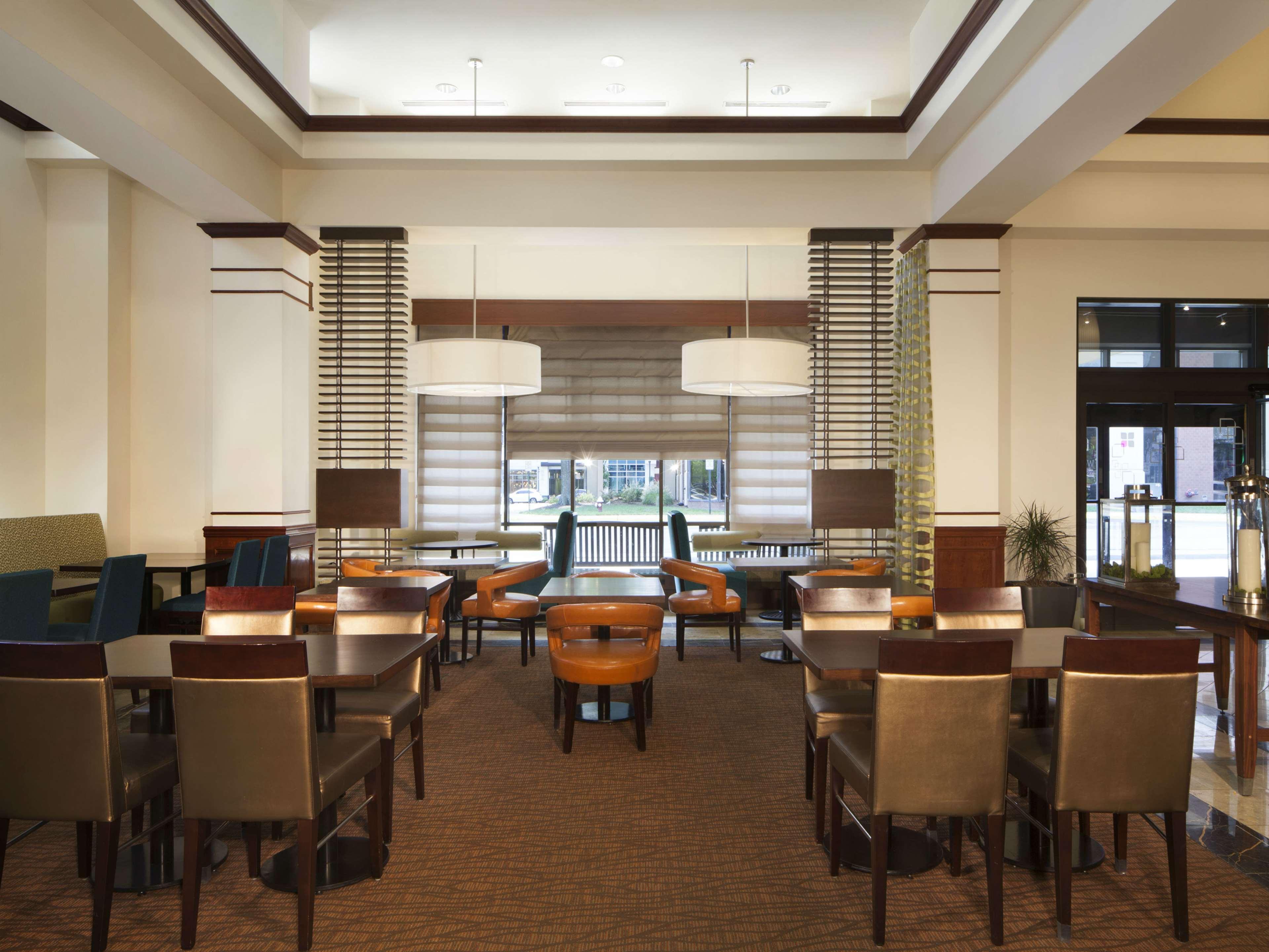 Hilton Garden Inn Virginia Beach Town Center Екстериор снимка