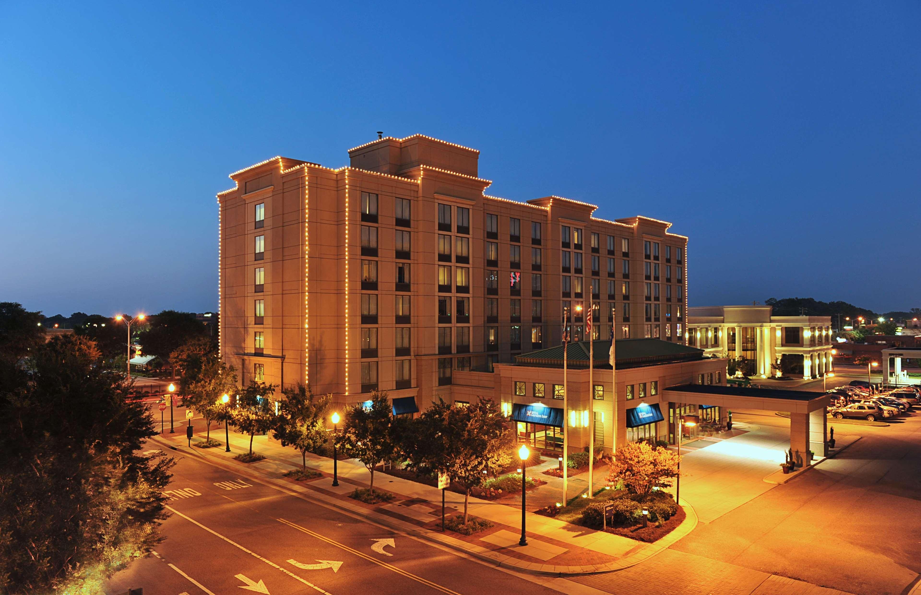 Hilton Garden Inn Virginia Beach Town Center Екстериор снимка