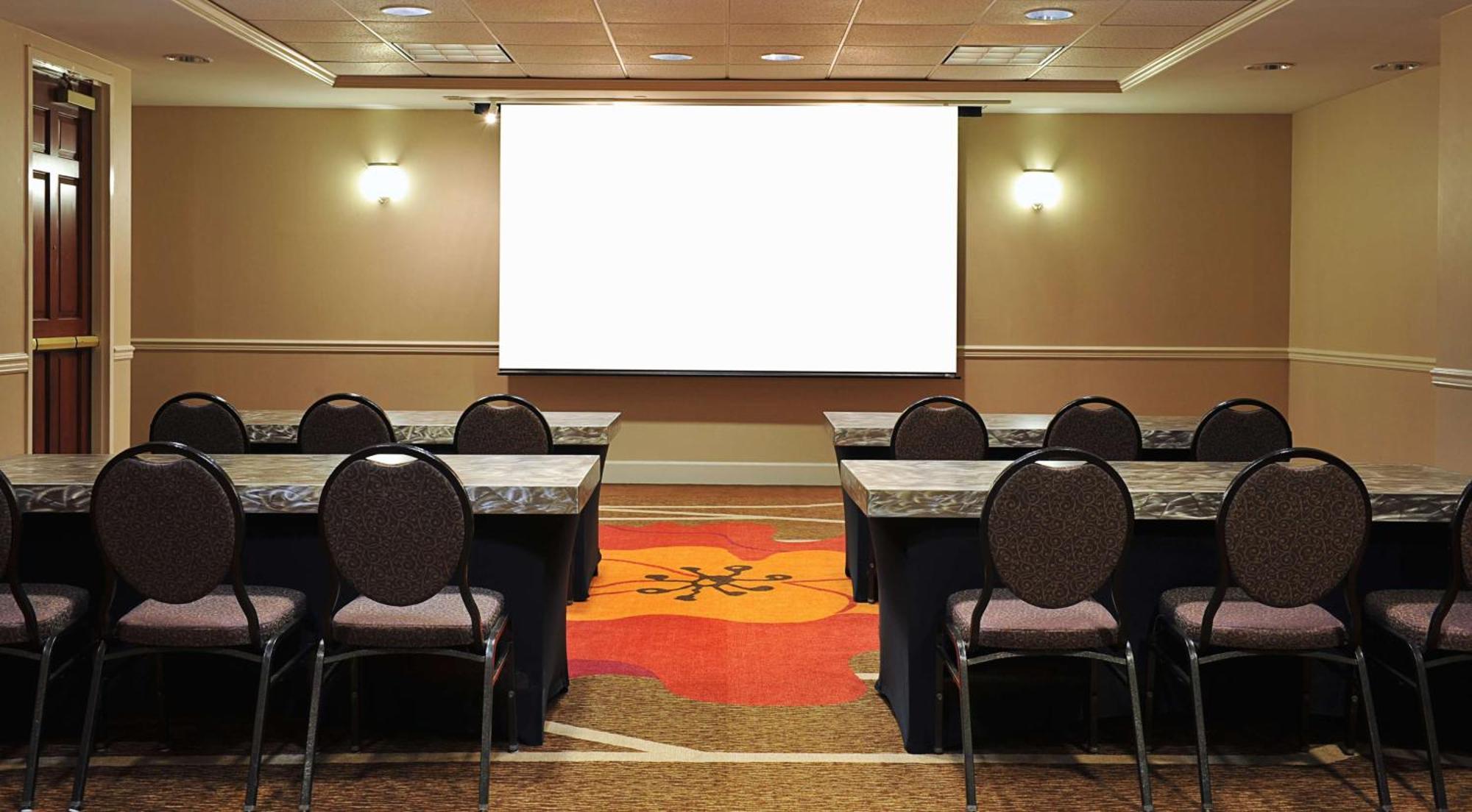 Hilton Garden Inn Virginia Beach Town Center Екстериор снимка