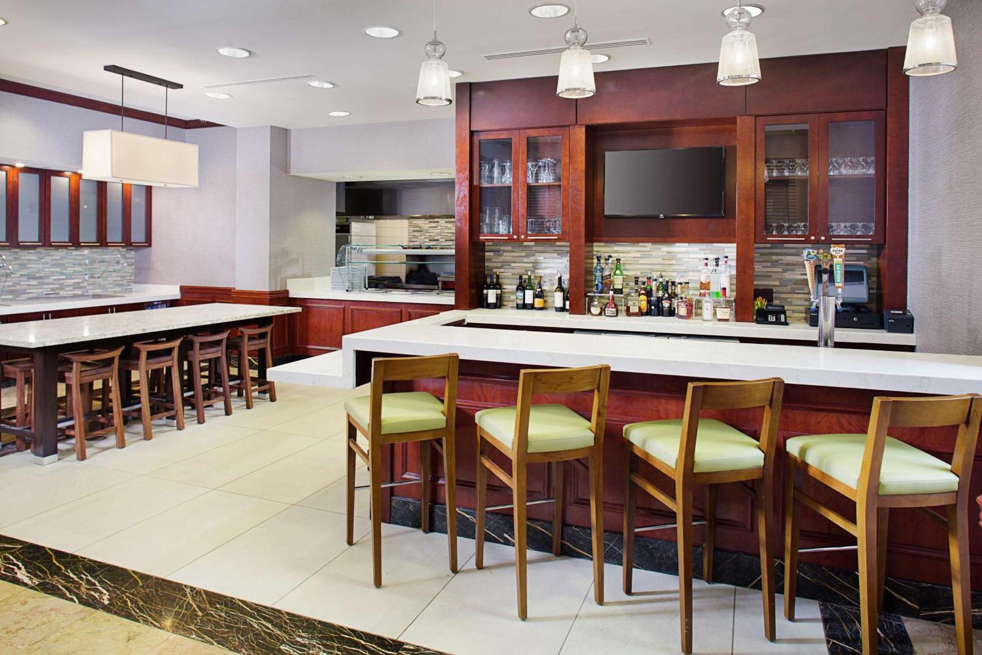 Hilton Garden Inn Virginia Beach Town Center Екстериор снимка