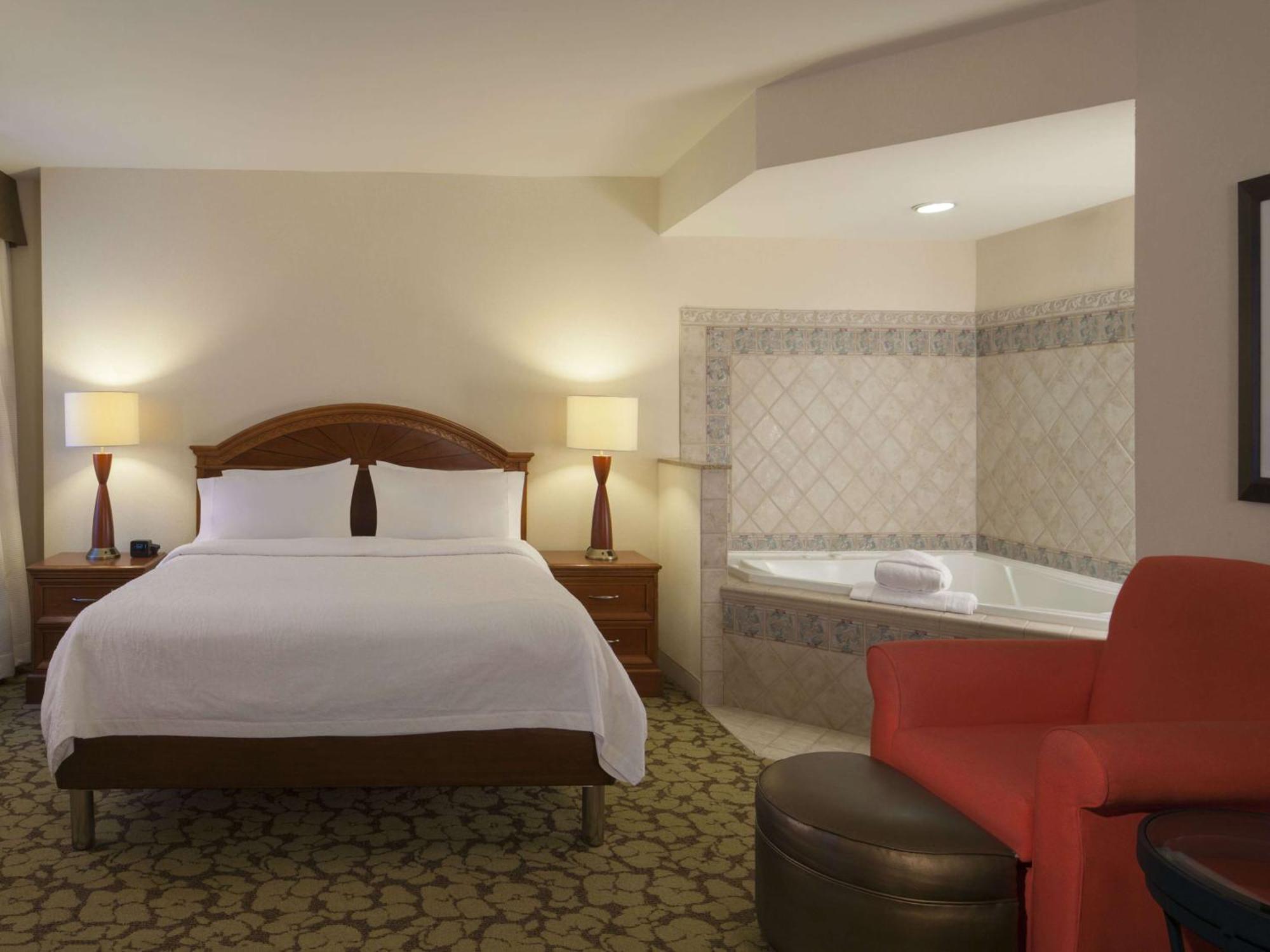 Hilton Garden Inn Virginia Beach Town Center Екстериор снимка