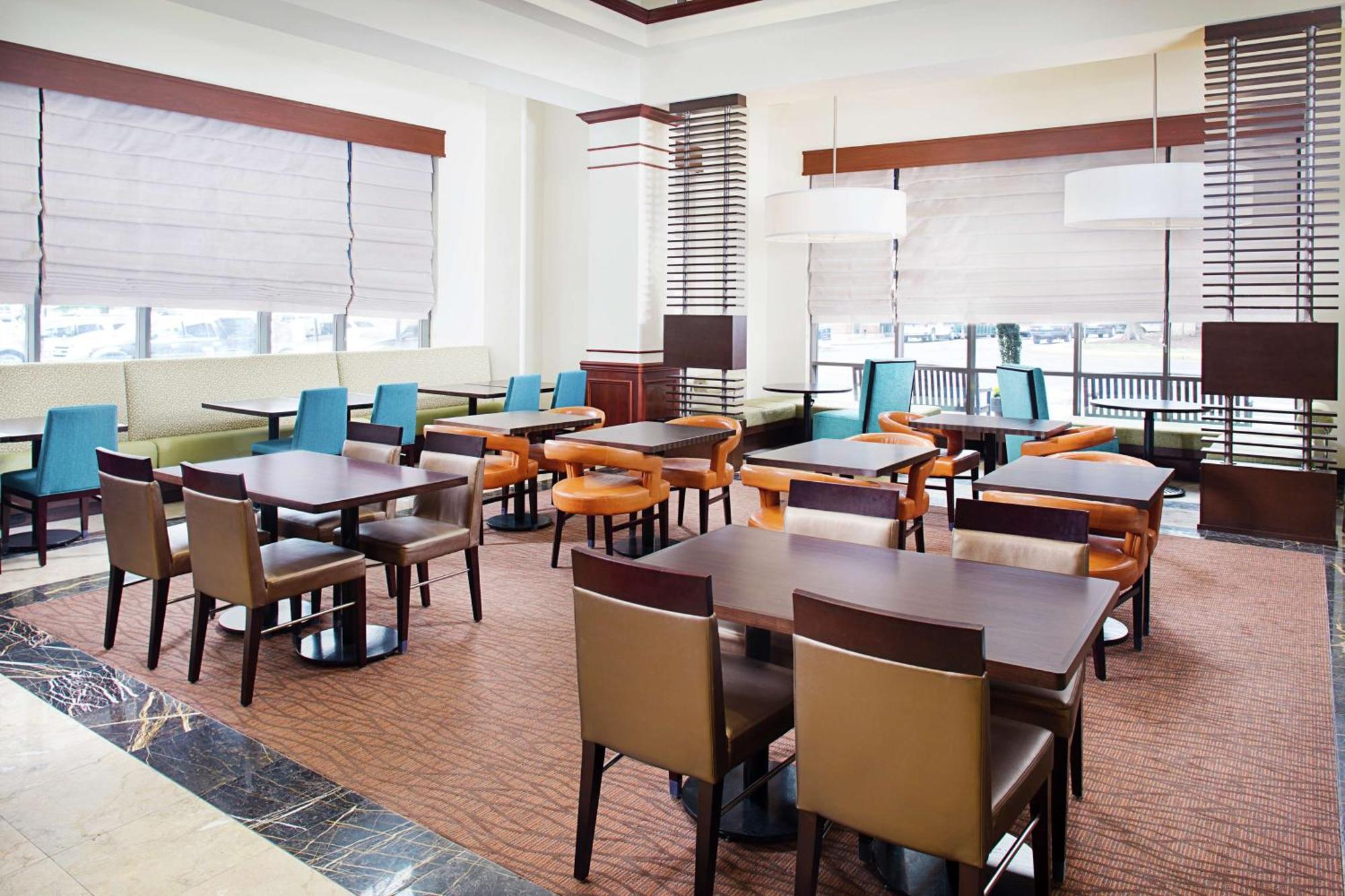 Hilton Garden Inn Virginia Beach Town Center Екстериор снимка