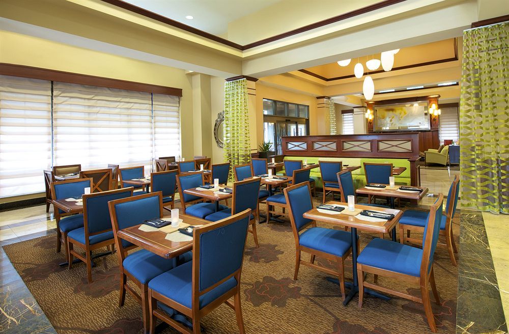 Hilton Garden Inn Virginia Beach Town Center Екстериор снимка