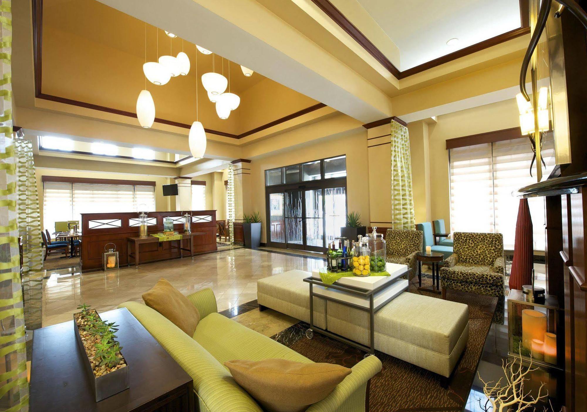 Hilton Garden Inn Virginia Beach Town Center Екстериор снимка