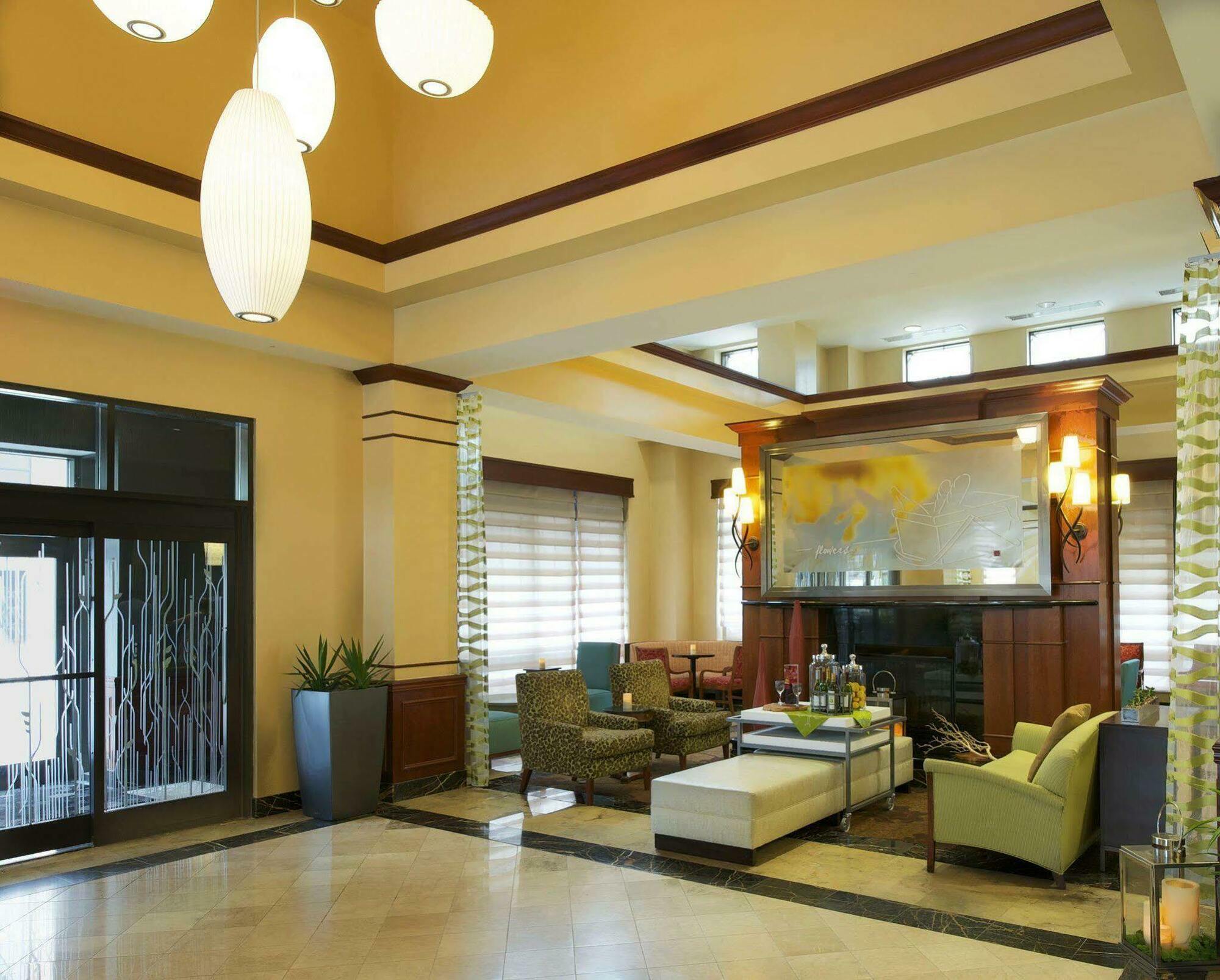 Hilton Garden Inn Virginia Beach Town Center Екстериор снимка
